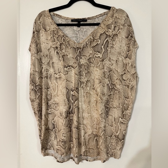 White House Black Market Tops - EUC White House Black Market top